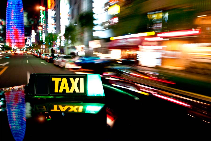 Los taxis: cómplices nocturnos de la Barcelona más atrevida