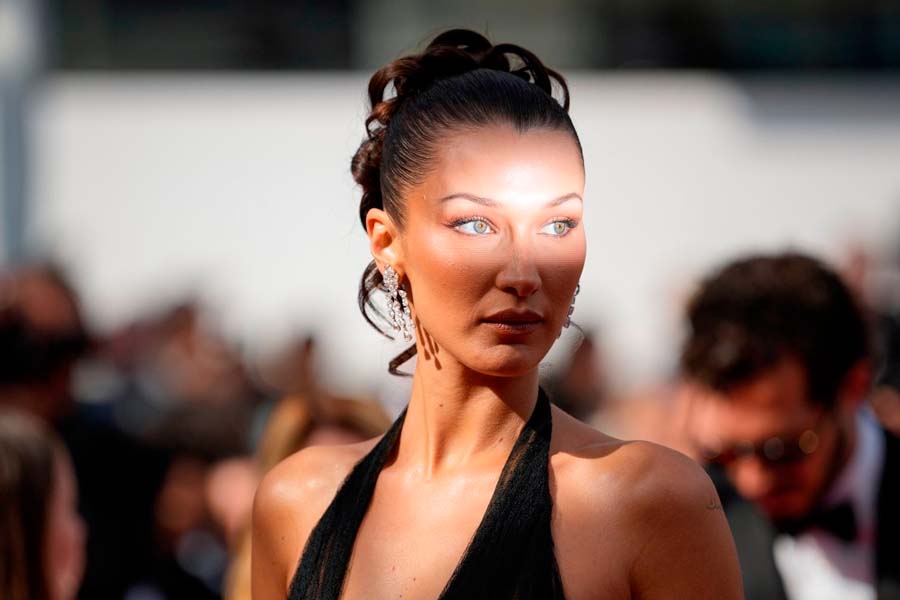 Bella Hadid protagoniza romántica sesión de fotos junto a su novio mexicano, Adan Bañuelos