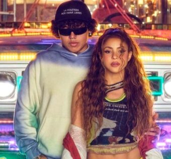 Shakira y Beéle lanzan el videoclip de "Algo tú" con mucha complicidad y movimientos de cadera