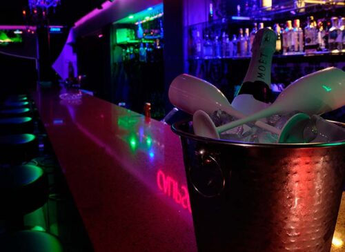 Los clubs de alterne mantienen su atractivo entre las nuevas generaciones