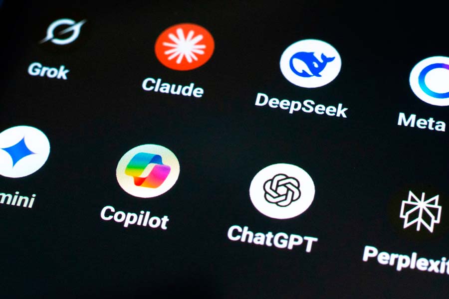 ¿Qué pasa con tus datos cuando usas ChatGPT o Claude?